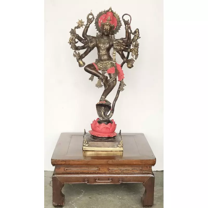 Statue de Nataraja en bronze sur table opium