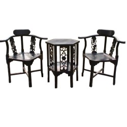 Table de jeux noire avec 2 fauteuils