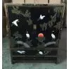 Armoire chinoise portes pliantes laque noire motifs oiseaux grue