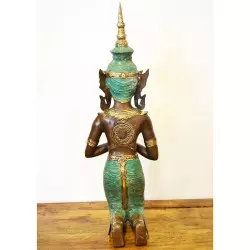 Statue welcome bronze  robe verte